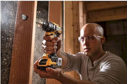 KIT PARAFUSADEIRA/FURADEIRA 1/2'' BRUSHLESS 20V MAX (220V)